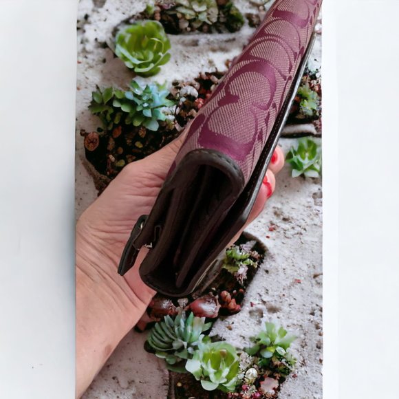 Coach Wallet - Purple/Maroon - Authentic - Picture 10 of 11